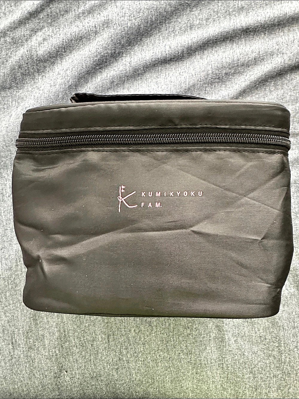 KUMIKYOKU FAM. Cosmetic Travel Bag in Black & Red